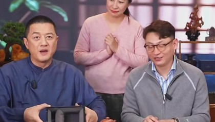 开云体育-李亚鹏接不住泼天流量，首场直播卖茶叶和紫砂壶，快急死网友了